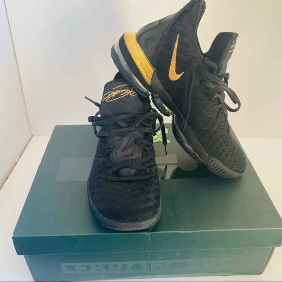 Nike Lebron 16 XVI I’m King 9.5 Basketball Shoes - Picture 3 of 15